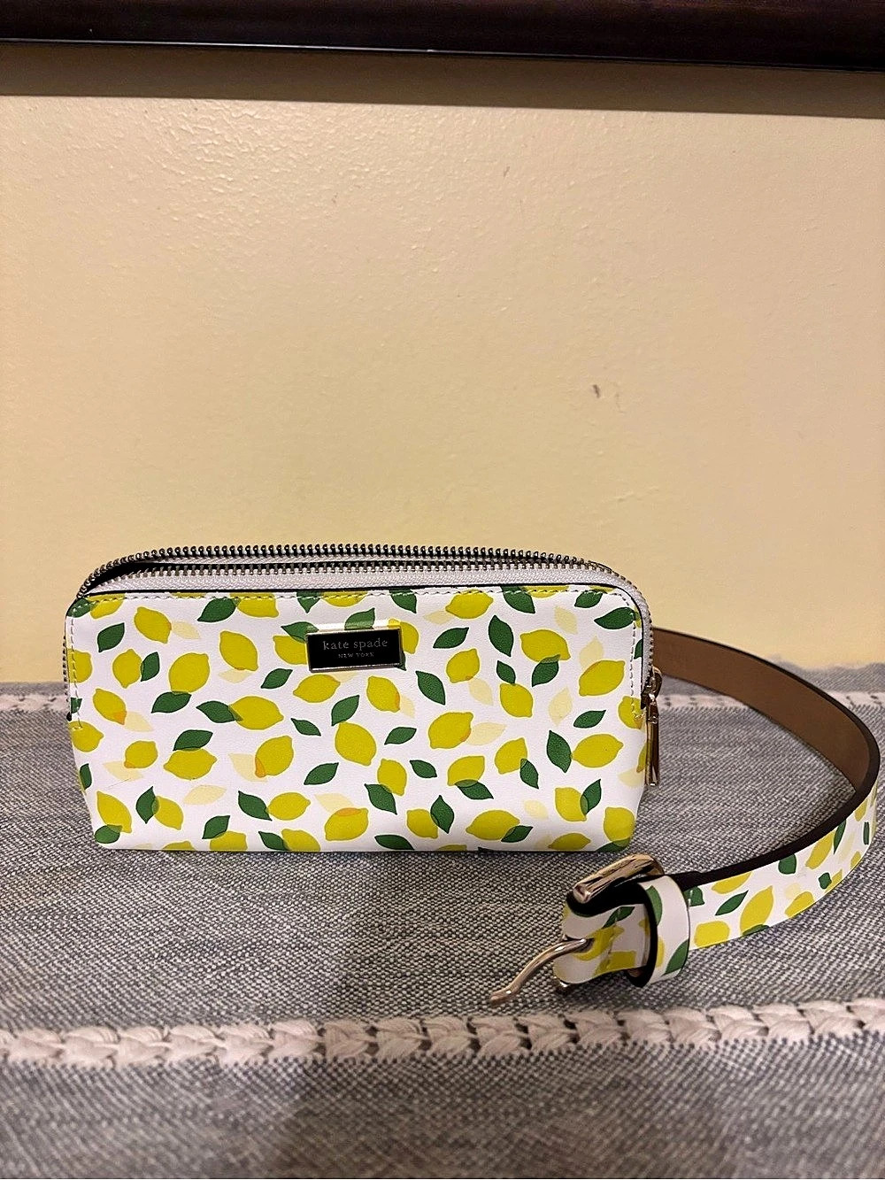 Kate Spade Lemon Print Crossbody Bag Like New